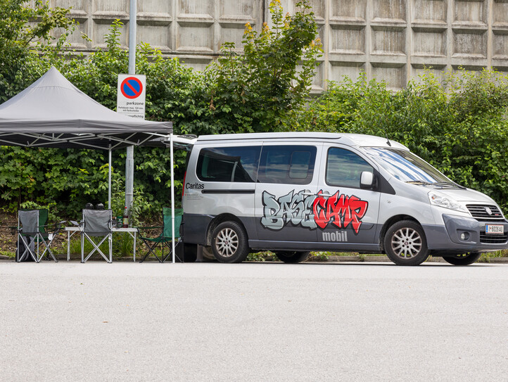 Einsatzwagen der mobilen Suchthilfe