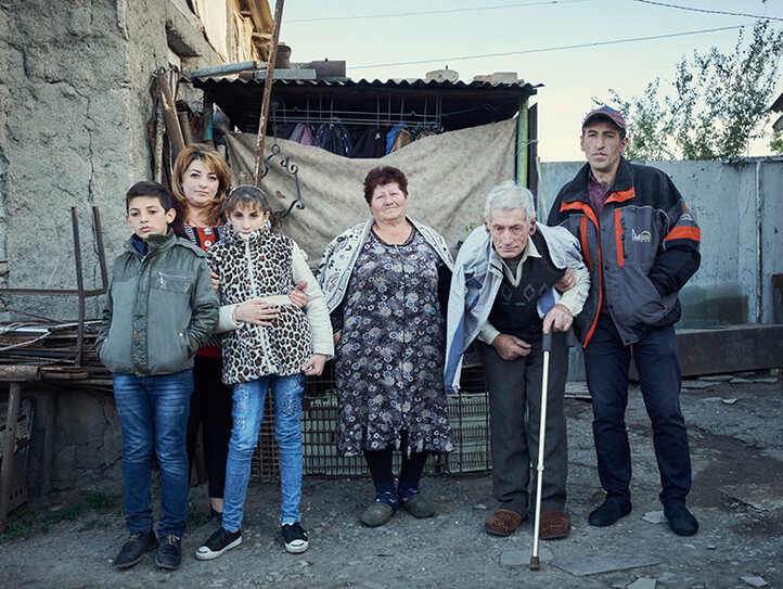 Eine Generationenfamilie in Armenien